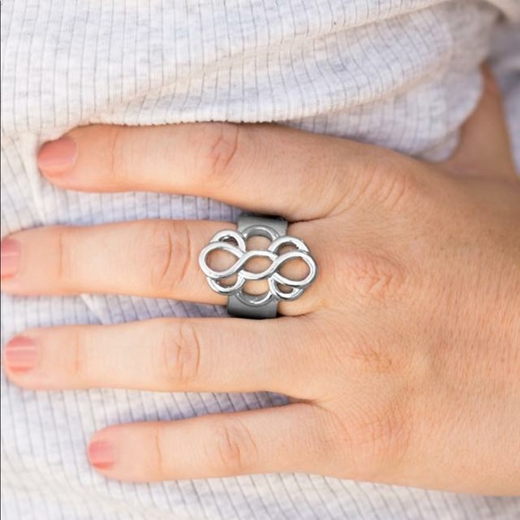 Jewelry - Picture 6 of 8